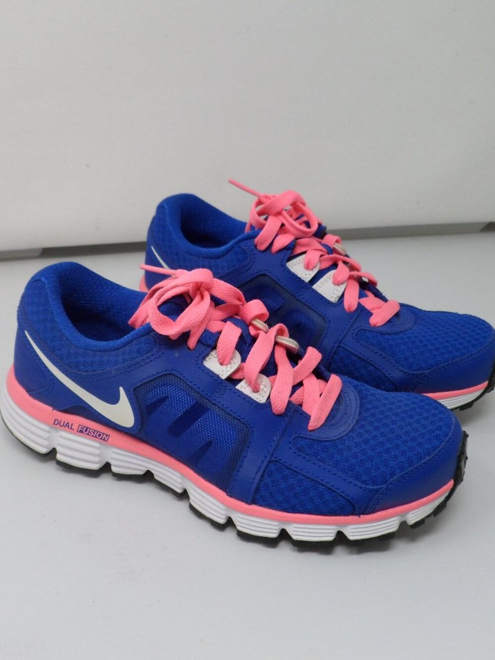 Women's Nike Dual Fusion ST 2 Running/Cross-Training Shoes 6 (Blue/Pink/White)